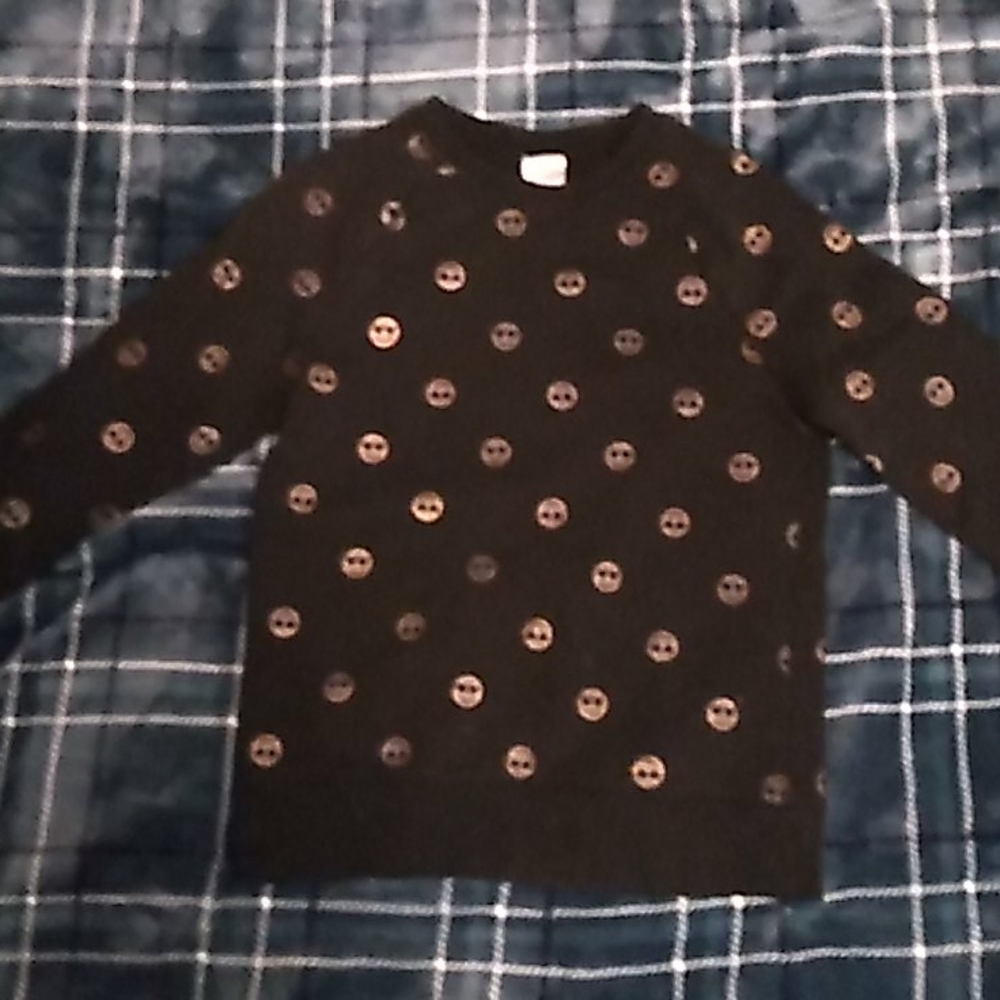 Black sweatshirt